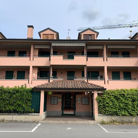Ferienwohnung Bilocale A Lainate Lainhouse Exterior foto